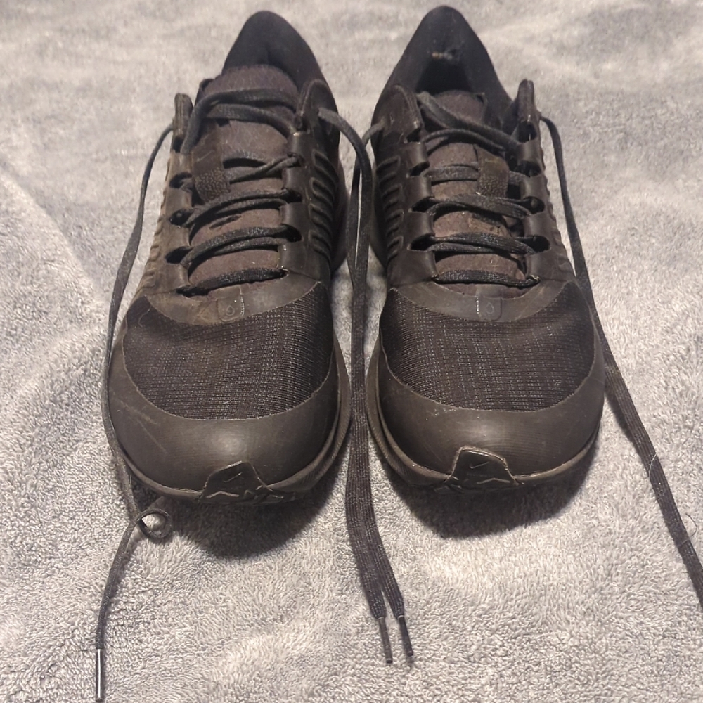 Nike Black Pegasus waterproof